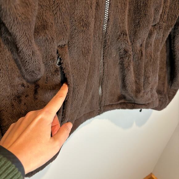 The North Face Faux Fur Chocolate Brown Full Zip Jacket - size Medium - Picture 7 of 9